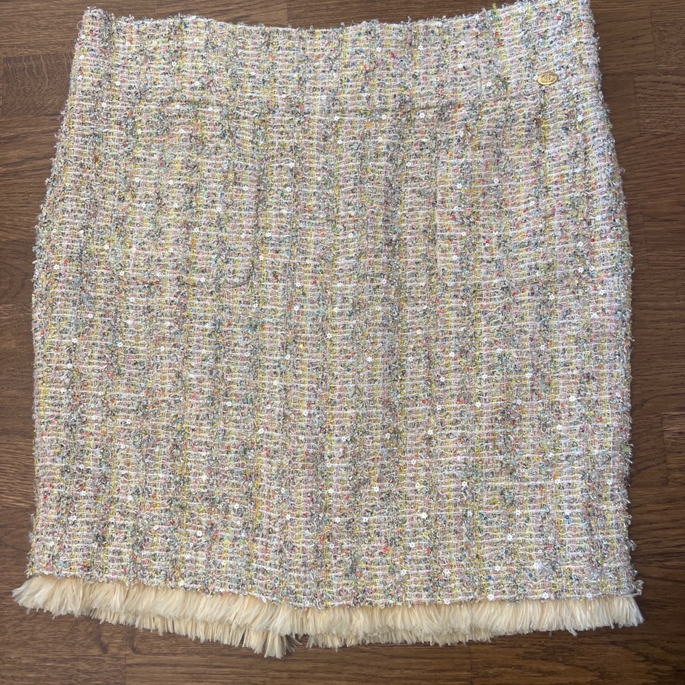 Chanel SS 2011 confetti tweed skirt with feather trim
